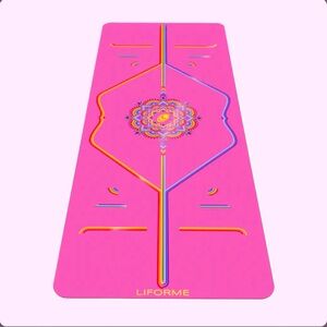 The Liforme Rainbow Yoga Mats features a bold and beautiful Rainbow.
